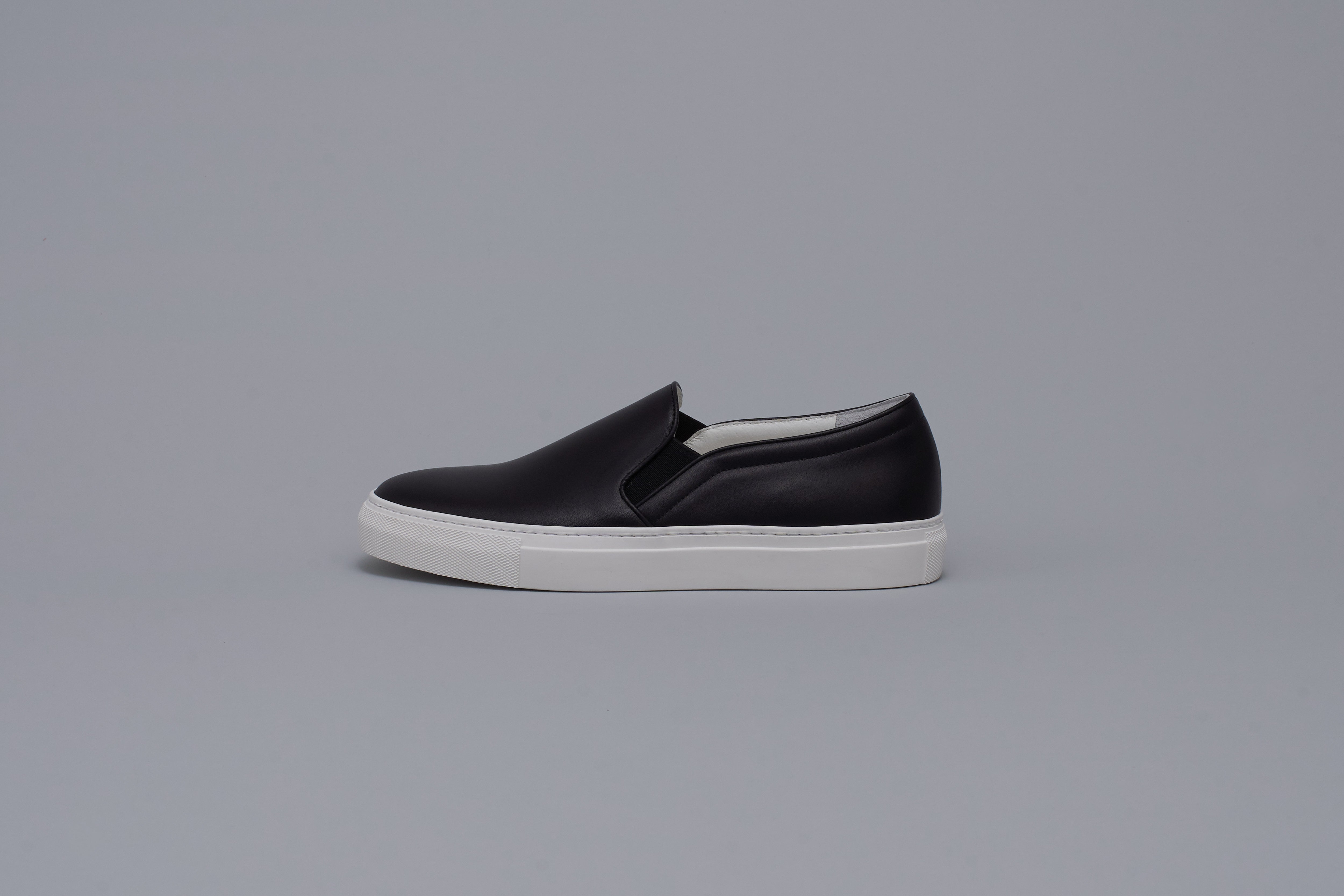 Leather slipp on Women BR6002 Black/White