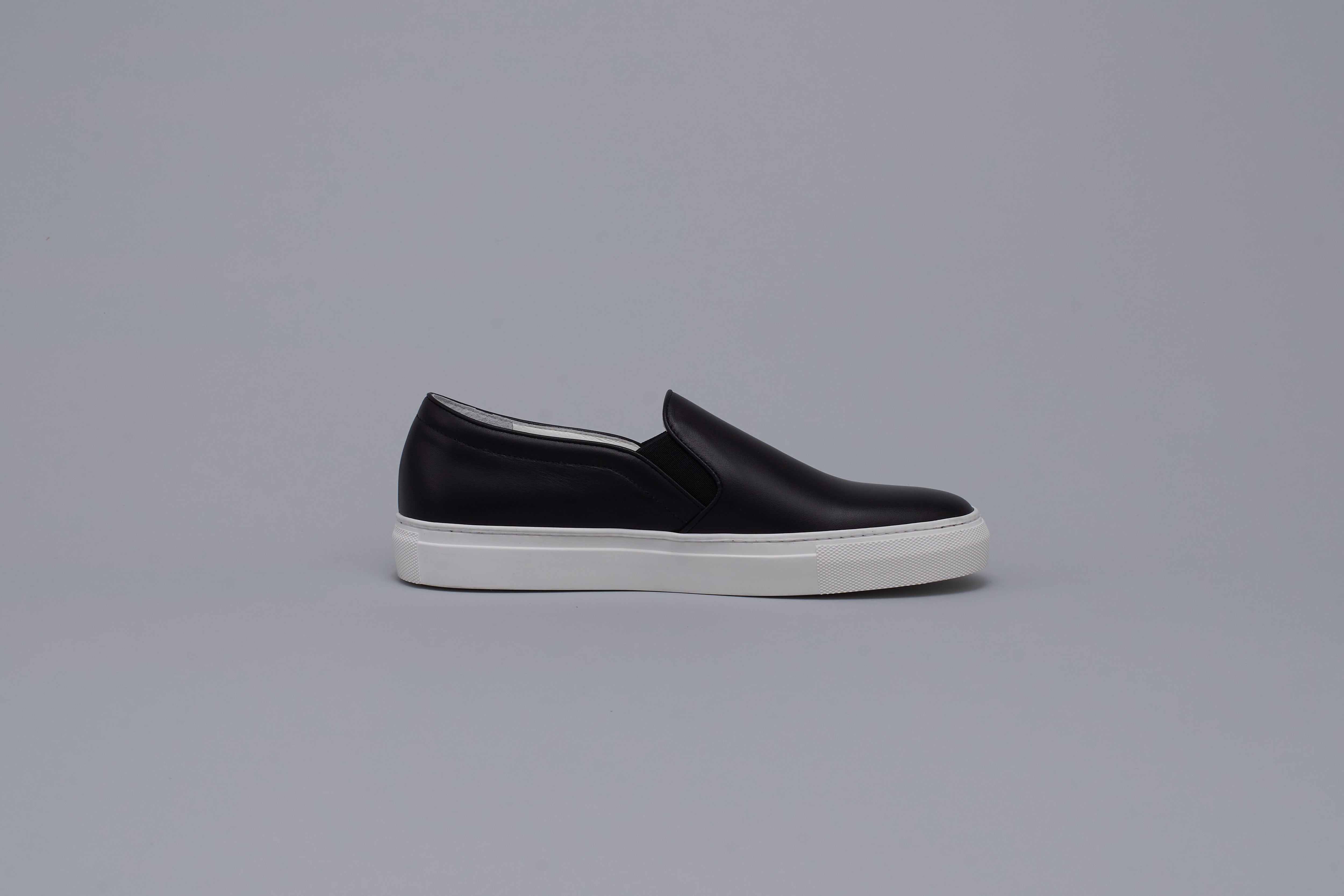 Leather slipp on Women BR6002 Black/White